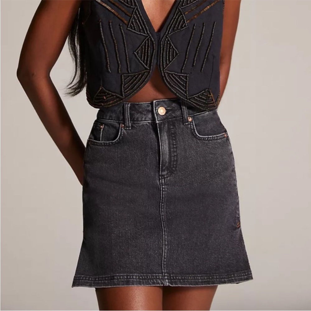 Anthropologie Pilcro side pleat denim skirt size 6